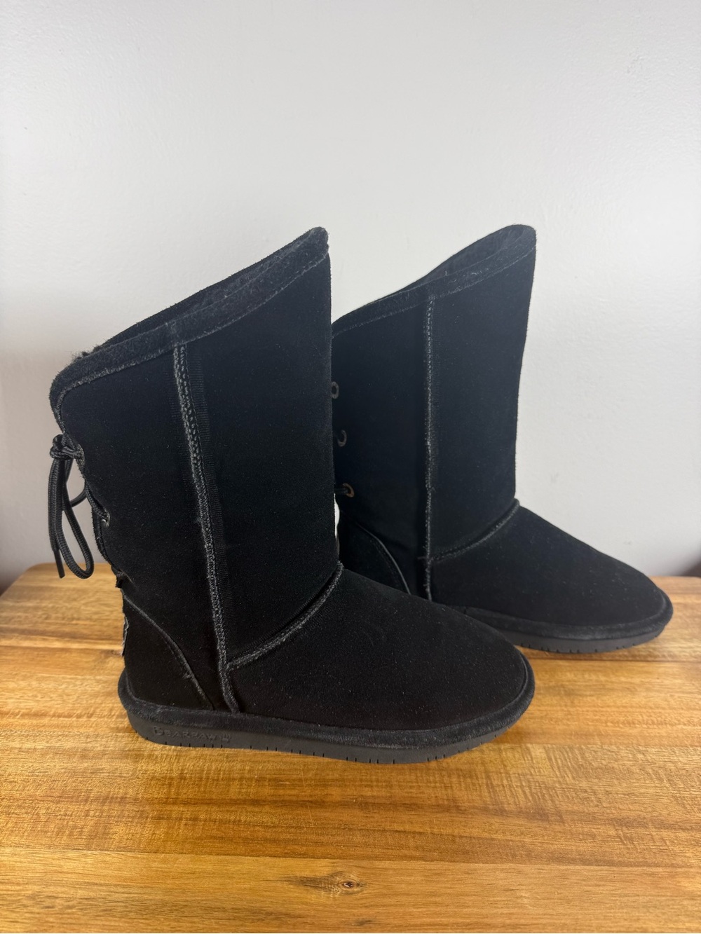 Bearpaw Phylly Mid-Calf Black Suede Lace-Up Back Winter Boots Size 9